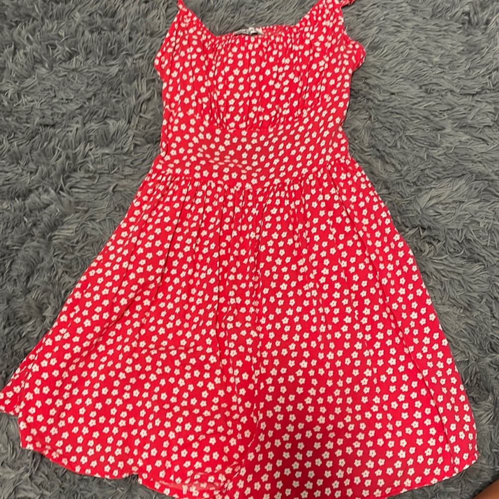 SUPER CUTE HOLLISTER ROMPER! Worn once, great condition.